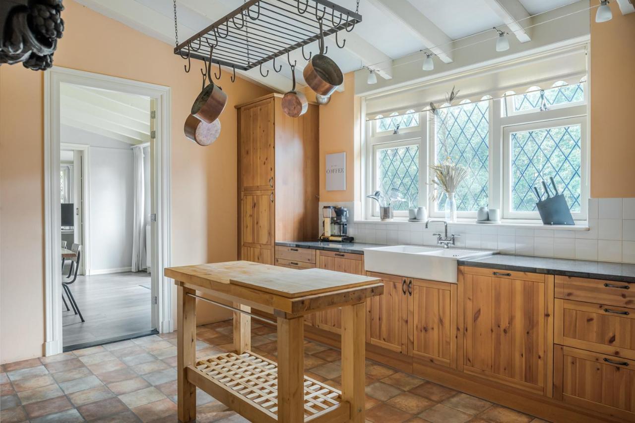 Beautiful English Villa With Hottub Zuidwolde  Eksteriør bilde