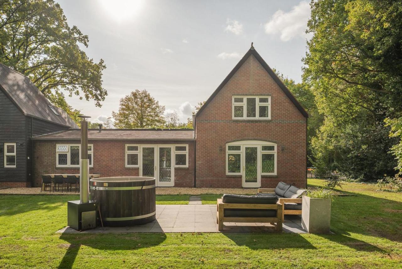 Beautiful English Villa With Hottub Zuidwolde  Eksteriør bilde